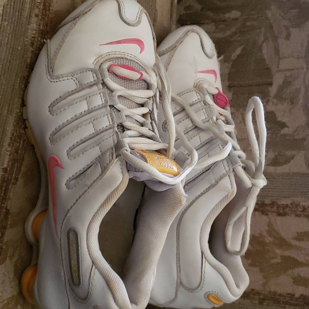 Nike shox